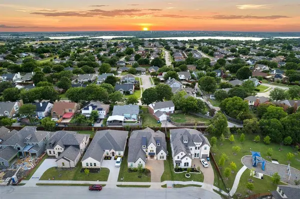 3915 Lochwood Drive, Rowlett, TX 75088