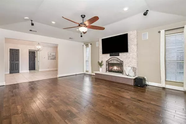 708 Mount Vernon Drive, Richardson, TX 75081