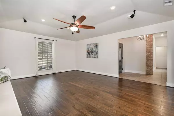 708 Mount Vernon Drive, Richardson, TX 75081