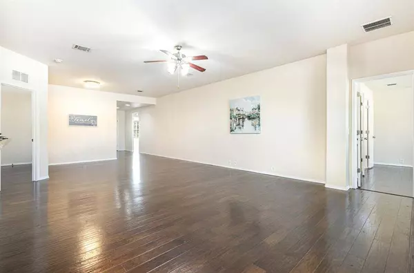 901 Mazatlan Court, Arlington, TX 76002