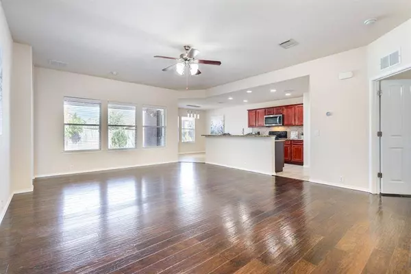 901 Mazatlan Court, Arlington, TX 76002