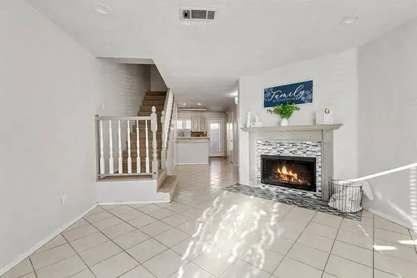 617 Carriagehouse Lane #3E, Garland, TX 75040