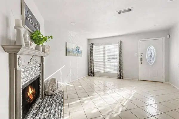 617 Carriagehouse Lane #3E, Garland, TX 75040