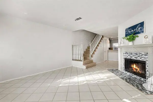 617 Carriagehouse Lane #3E, Garland, TX 75040