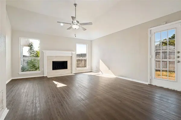 1042 Westover Drive, Lancaster, TX 75134