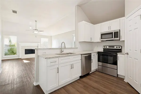 1042 Westover Drive, Lancaster, TX 75134