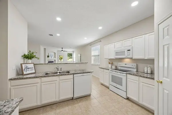 10617 Gleneagles Lane, Rowlett, TX 75089