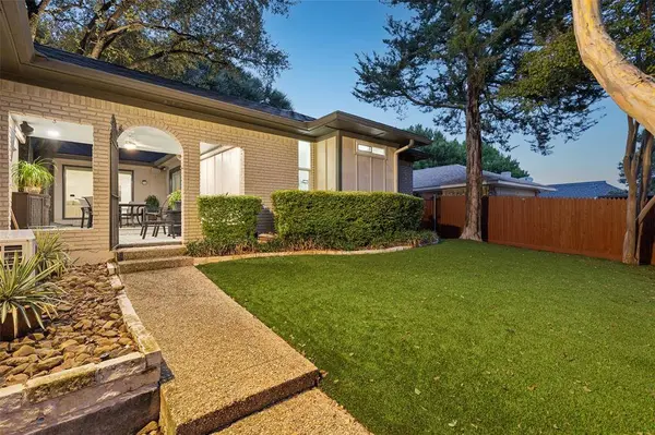 9020 Glen Springs Drive, Dallas, TX 75243