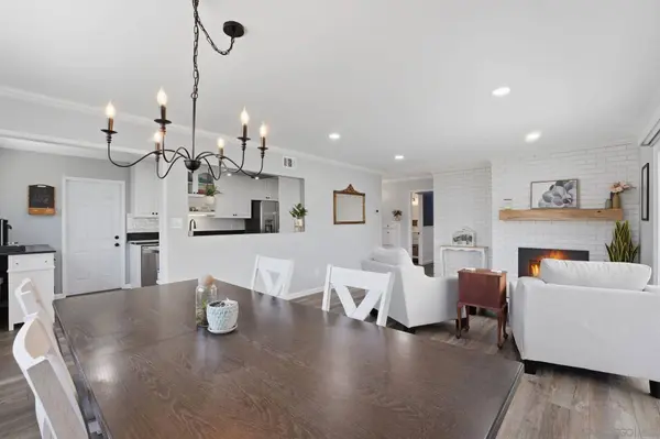 8182 Beaver Lake Dr, San Diego, CA 92119