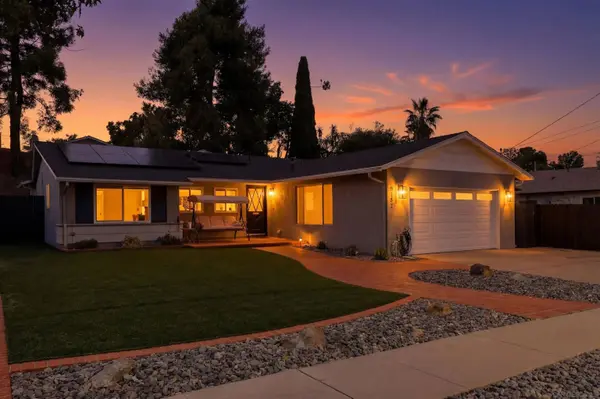 8182 Beaver Lake Dr, San Diego, CA 92119