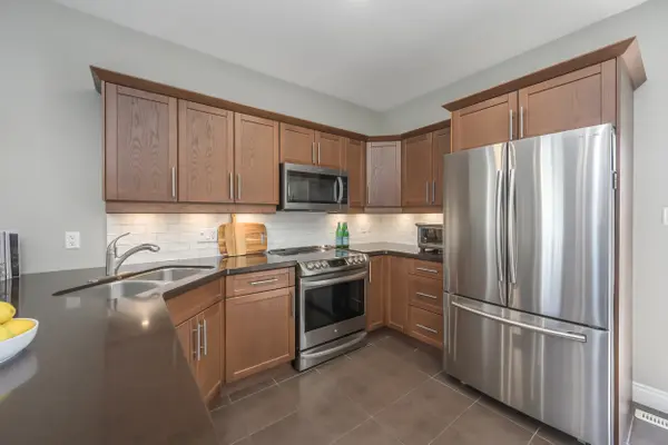 2615 Colonel Talbot Rd #5, London, ON N6K 5B4