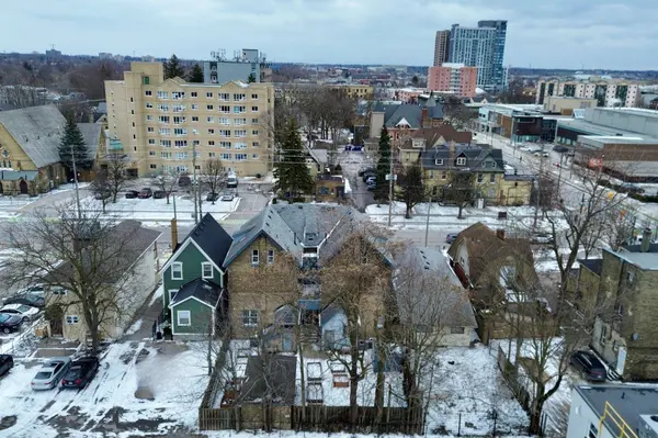 425-427 William ST, London East, ON N6B 3E1