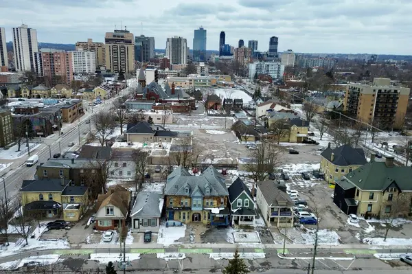 425-427 William ST, London East, ON N6B 3E1