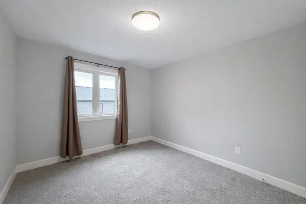 499 Sophia CRES #32, London North, ON N6G 0X9