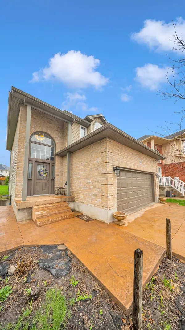 949 Blythwood RD, London North, ON N6H 5W1