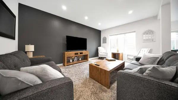 949 Blythwood RD, London North, ON N6H 5W1