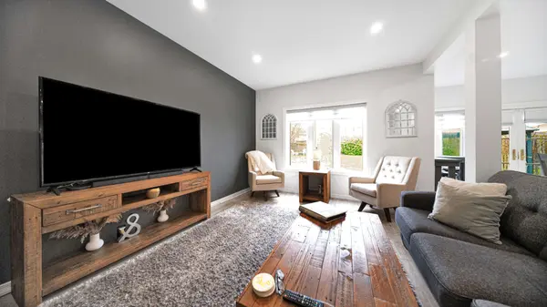 949 Blythwood RD, London North, ON N6H 5W1