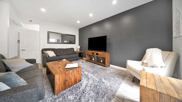 949 Blythwood RD, London North, ON N6H 5W1