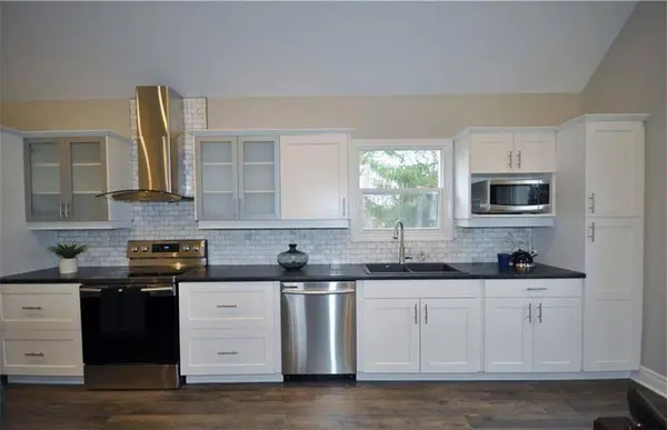 33 Beaconsfield AVE #2, London South, ON N6C 1B6