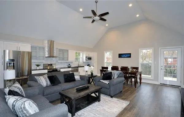 33 Beaconsfield AVE #2, London South, ON N6C 1B6