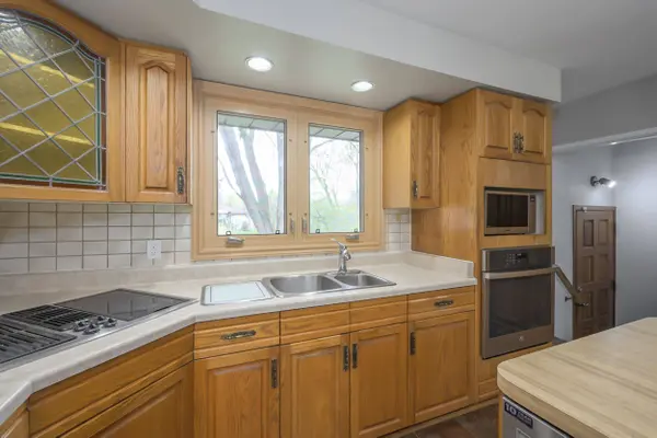1863 Herbert AVE, London East, ON N5V 2C6