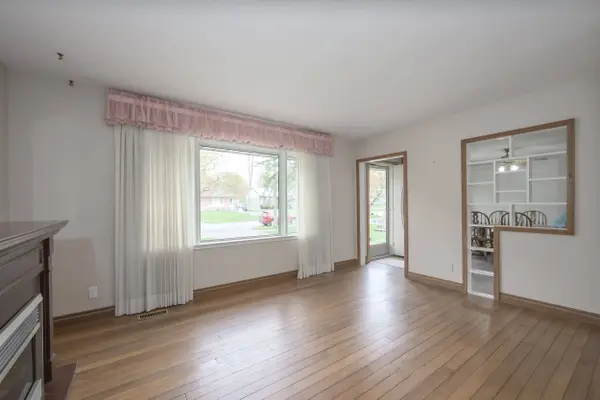 1863 Herbert AVE, London East, ON N5V 2C6