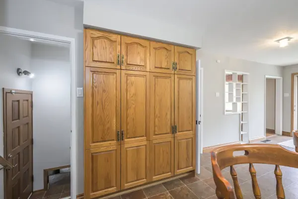 1863 Herbert AVE, London East, ON N5V 2C6