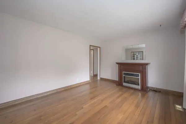 1863 Herbert AVE, London East, ON N5V 2C6