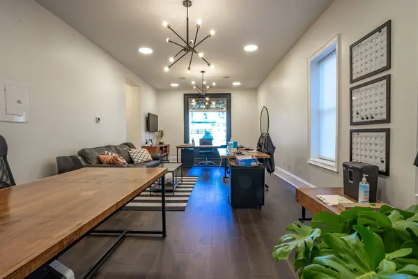 463 King ST, London East, ON N6B 1S8