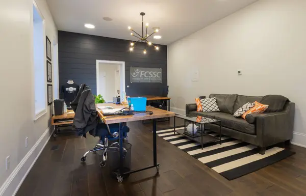463 King ST, London East, ON N6B 1S8
