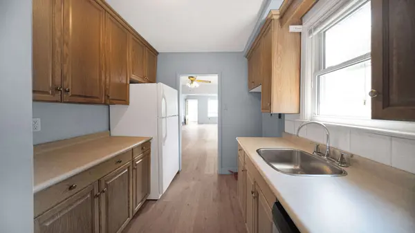 1624 Leonard ST, London East, ON N5W 3G6