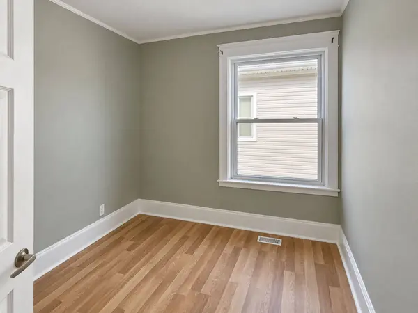 31 Myrtle ST, St. Thomas, ON N5R 2E6