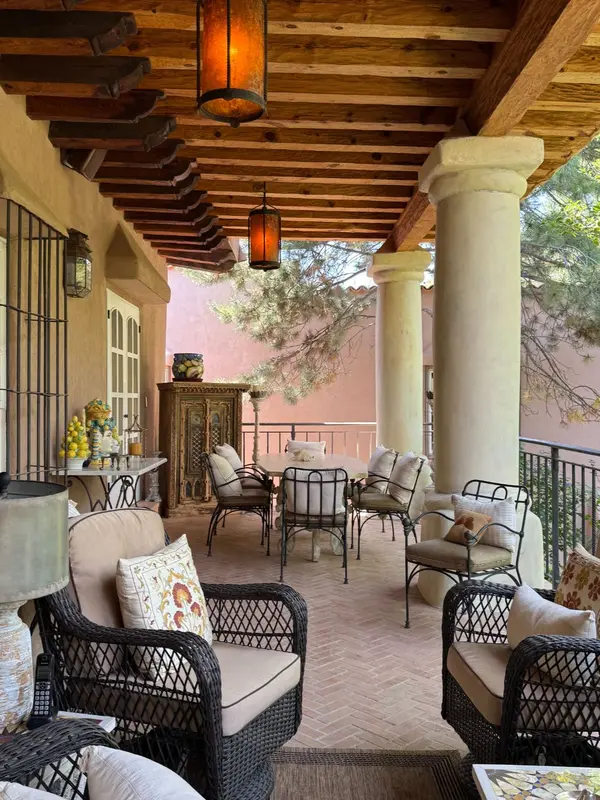 Selling a Home in Santa Fe: A Local Agent's Guide to a Smart, Calm Sale