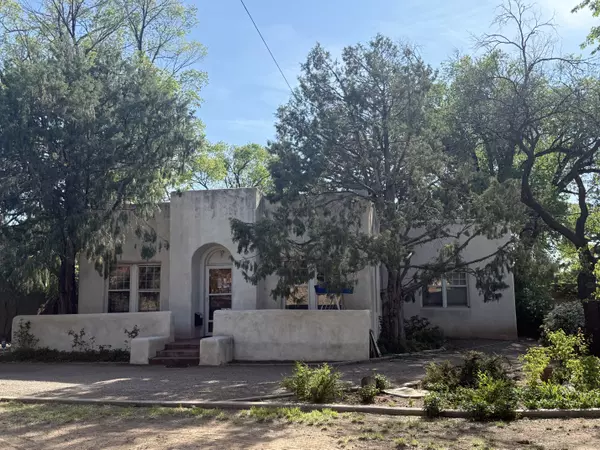 524 Garcia St, Santa Fe, NM 87505-2884