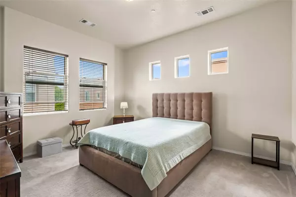 4315 Santo Domingo #C, Santa Fe, NM 87507