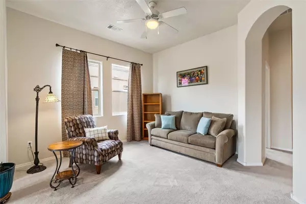 4315 Santo Domingo #C, Santa Fe, NM 87507