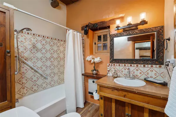 534 1/2 W Alameda, Santa Fe, NM 87501