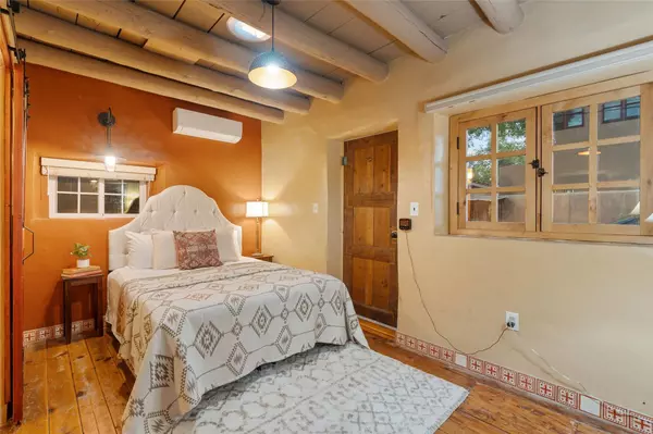 534 1/2 W Alameda, Santa Fe, NM 87501