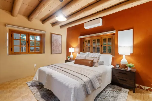 534 1/2 W Alameda, Santa Fe, NM 87501