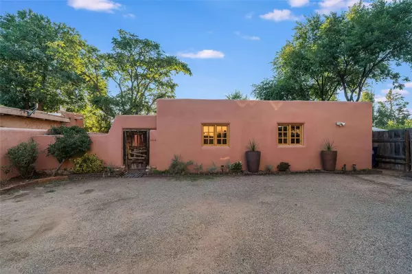 534 1/2 W Alameda, Santa Fe, NM 87501