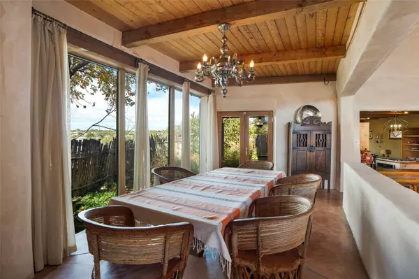 3698 Lugar De Padilla, Santa Fe, NM 87507