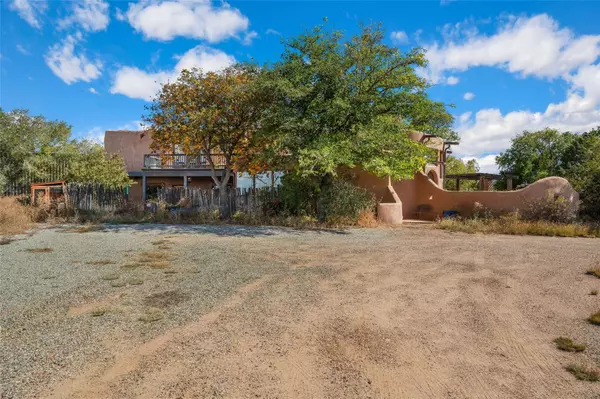 3698 Lugar De Padilla, Santa Fe, NM 87507