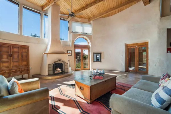 3698 Lugar De Padilla, Santa Fe, NM 87507