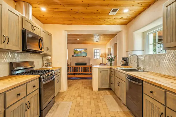 908 Galisteo ST, Santa Fe, NM 87505