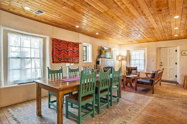 908 Galisteo ST, Santa Fe, NM 87505