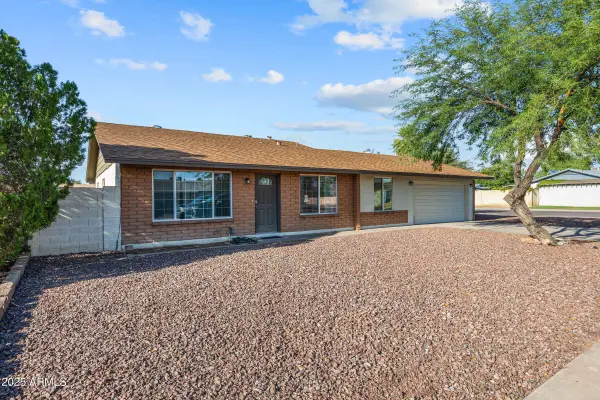 1702 W MICHELLE Drive, Phoenix, AZ 85023