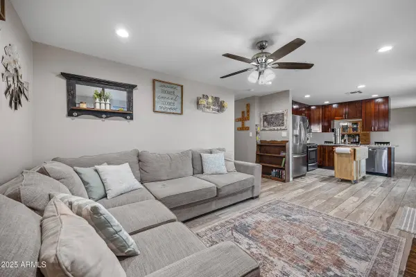 1702 W MICHELLE Drive, Phoenix, AZ 85023