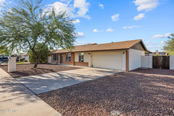 1702 W MICHELLE Drive, Phoenix, AZ 85023