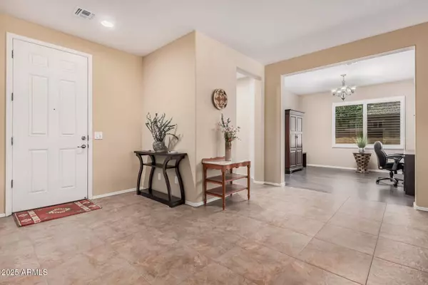 20211 N WINTER ESCAPE Court, Maricopa, AZ 85138