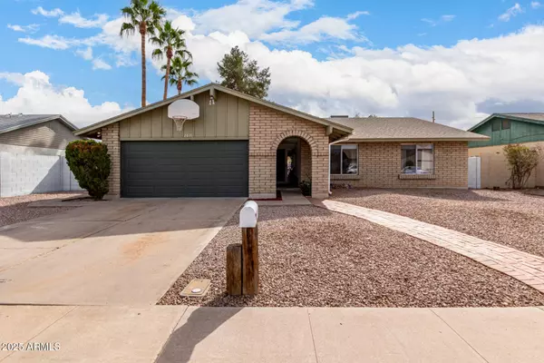 2671 W BENTRUP Street, Chandler, AZ 85224